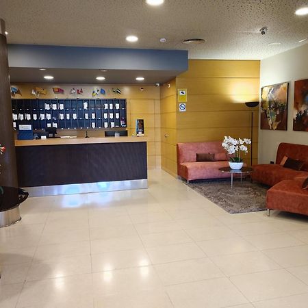 Hotel Reston Valdemoro Bagian luar foto