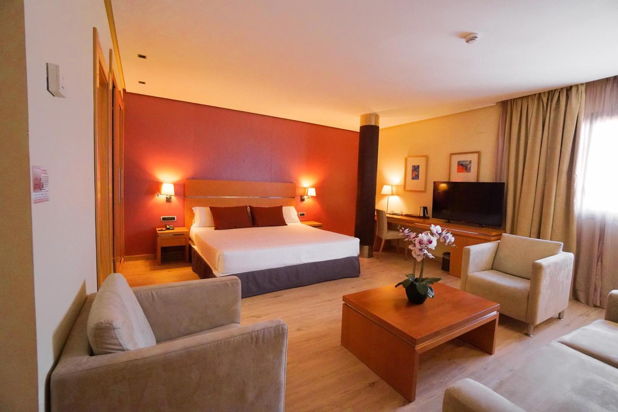 Hotel Reston Valdemoro Bagian luar foto