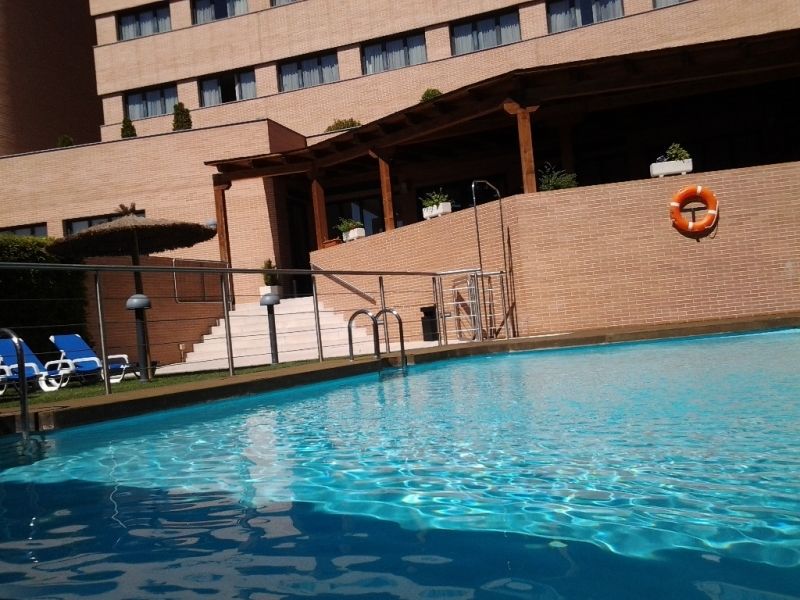 Hotel Reston Valdemoro Bagian luar foto